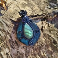 A-pendant-in-honour-of-Adsulatta