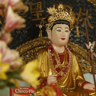 Lieu Hanh statue in a temple