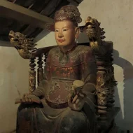 Tan Vien Son Thanh statue