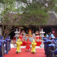 Visitors paying homage to Tan Vien Son Thanh at the temple