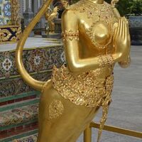 Mythlok - Aponsi statue