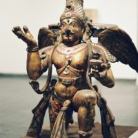 Mythlok - Garuda statue