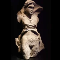 Mythlok - Laverna statue