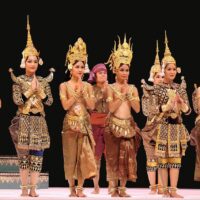 La l&eacute;gende de l'Apsara M&eacute;ra.par le Ballet Royal du Cambodge.Salle Pleyel.Chor&eacute;graphie de Son Altesse Royale la Princesse Norodom Buppha Devi.Dimanche 10 octobre 2010