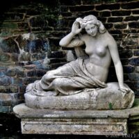 Mythlok - Sabrina statue2