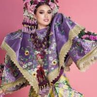 Cosplay actor dressed as Bighari, wearing a flower-themed costume with petal-shaped accessories and a crown of blossoms.