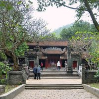 A temple entrance with the Chinese dragon horse Longma